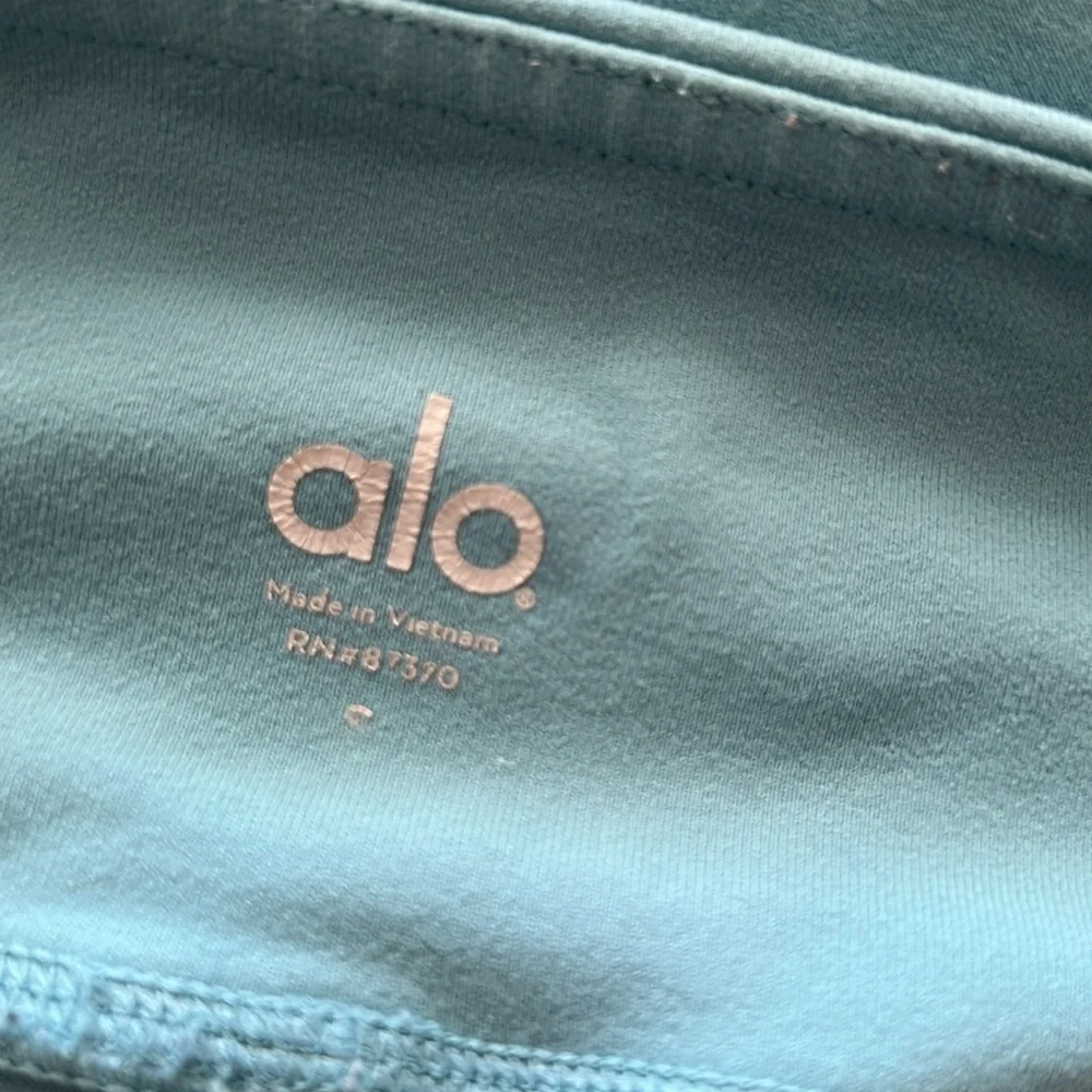 ALO Yoga very light